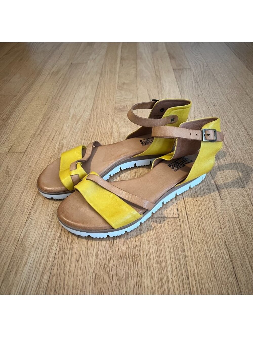 Miz Mooz Shep Yellow Leather Ankle Strap Sandals Women's Size EU 41/US 10